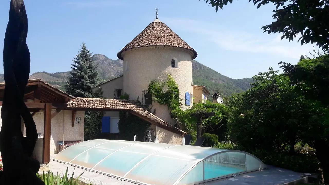 Chambre D'Hotes La Citadelle Lardier-et-Valenca Bed & Breakfast