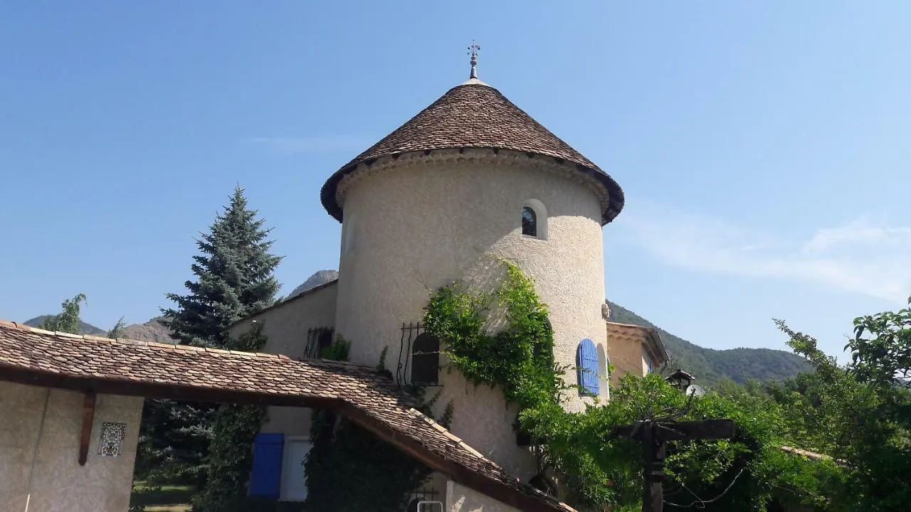 Chambre D'Hotes La Citadelle Lardier-et-Valenca Bed & Breakfast