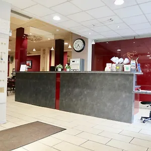 https://louvre-vincenette.midi-pyreneeshotels.com